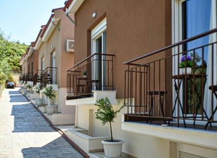 Отель Valery Apartments