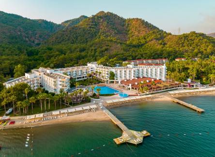 Отель Fortezza Beach Resort
