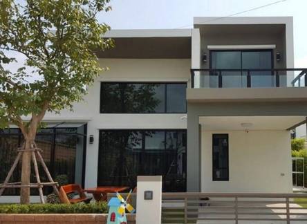 Отель Shalom Casa Seaside Rayong