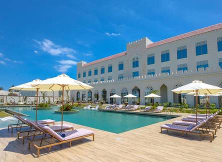 Отель Golden Tulip Zanzibar Airport