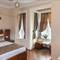 Отель Grey House Hotel