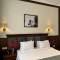 Отель Midway Hotel
