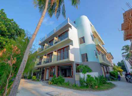 Отель Beach House Dhiffushi