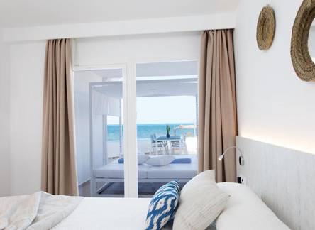 Отель Apartamentos Ses Roquetes