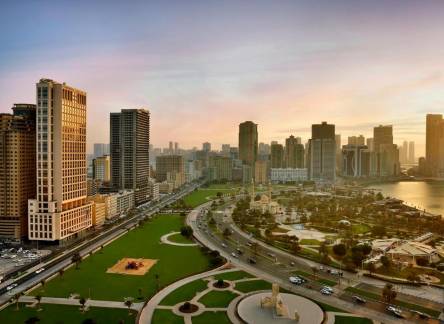Отель DoubleTree by Hilton Sharjah Waterfront Hotel And Residences