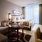 Отель Oakwood Premier Tokyo