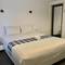 Отель RedDoorz Premium near Senggigi Beach
