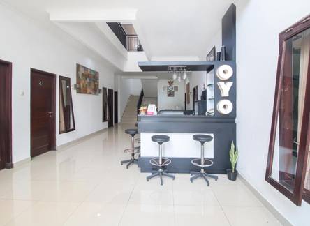 Отель Sekar Sari Residence
