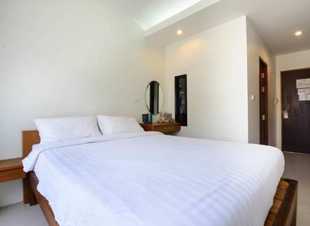 Отель Ocean12 Chic Hotel