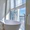 Отель Penthouse Stunning Views Cayan Tower
