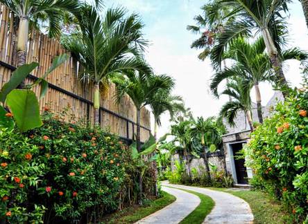 Отель The Bidadari Villas & Spa