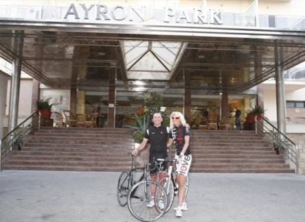 Отель HM Ayron Park