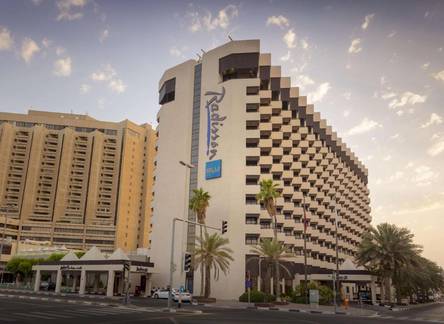 Отель Radisson Blu Hotel Dubai Deira Creek