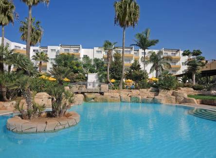 Отель Mayfair Gardens Apartments