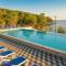Отель Gava Waterman Milna Resort