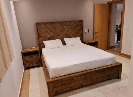 Отель Royale Suites by Arc Royal Luxury Apartments