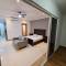 Отель Royale Suites by Arc Royal Luxury Apartments