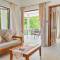 Отель Palm Holiday Apartments