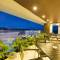 Отель Meriton Hotel Nha Trang