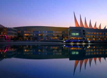 Отель The Dragon Hotel & Resort