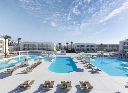 Отель Sunrise White Hills Resort