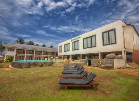 Отель Avenra Beach Hotel