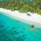 Отель Dhiguveli Breeze