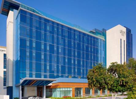 Отель Aloft Al Mina, Dubai