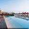 Отель Th8 Palm Dubai Beach Resort Vignette Collection
