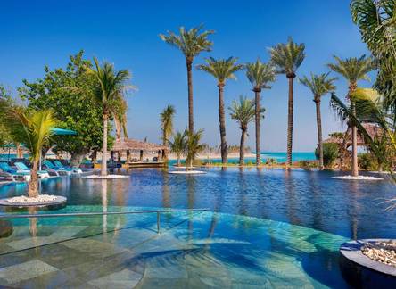 Отель Anantara World Islands Dubai Resort