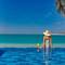 Отель Anantara World Islands Dubai Resort