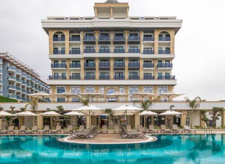 Отель Serenity Queen Hotel