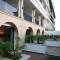 Отель Serenity Queen Hotel