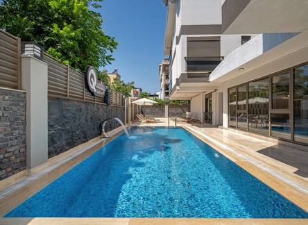 Отель Quality Gold Suite Hotel