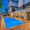 Отель Quality Gold Suite Hotel
