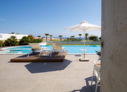Отель Tranquility Beachfront Elite Villa Apart