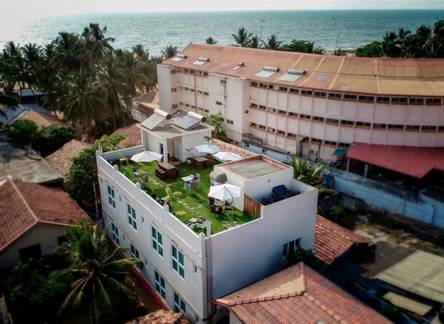 Отель Blue Water Boutique Hotel