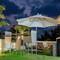Отель Blue Water Boutique Hotel