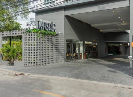 Отель Hotel Amber Sukhumvit 85