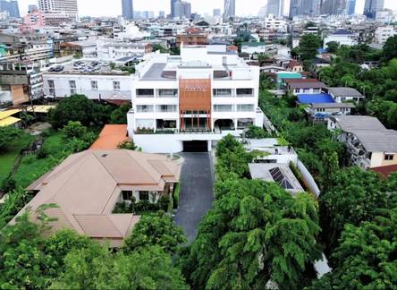 Отель Away Bangkok Riverside Kene