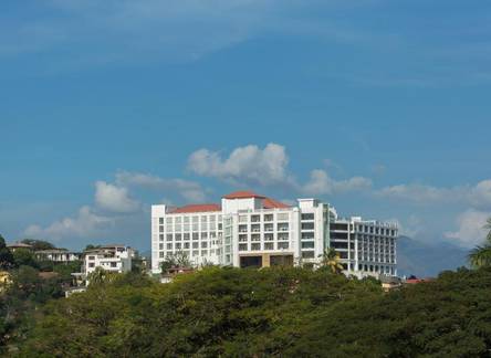 Отель The Grand Kandyan