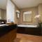 Отель Dusit Suites Hotel Ratchadamri, Bangkok