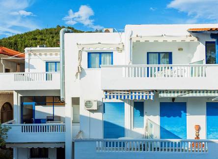 Отель Xenios Loutra Village