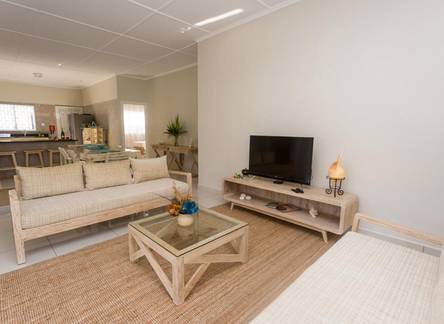 Отель Beau Vallon Villa Chalets