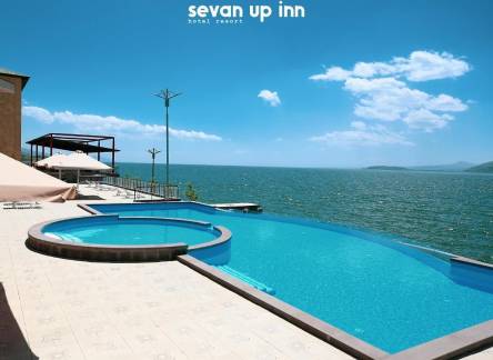 Отель Sevan Up Inn