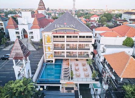 Отель Horison Kuta Bali