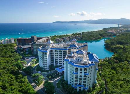 Отель Holiday Inn & Suites Sanya Yalong Bay, an IHG Hotel