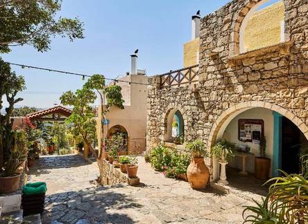 Отель Arolithos Traditional Cretan Village