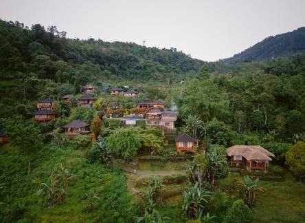 Отель Munduk Menir Villas