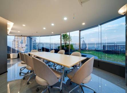 Отель Oakwood Suites Tiwanon Bangkok